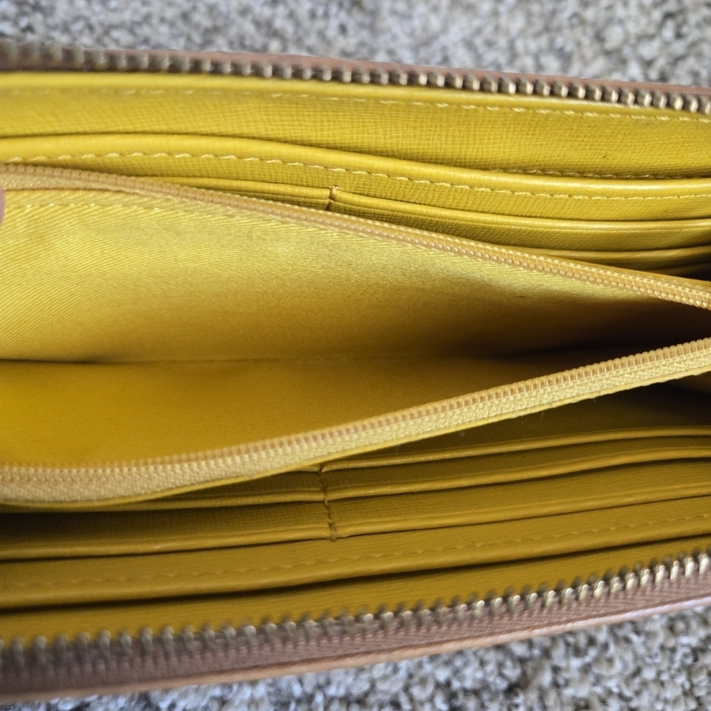 Fossil Tan Leather Women's Wallet - Picture 10 of 11
